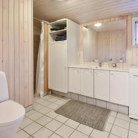 Three-bedroom Holiday In